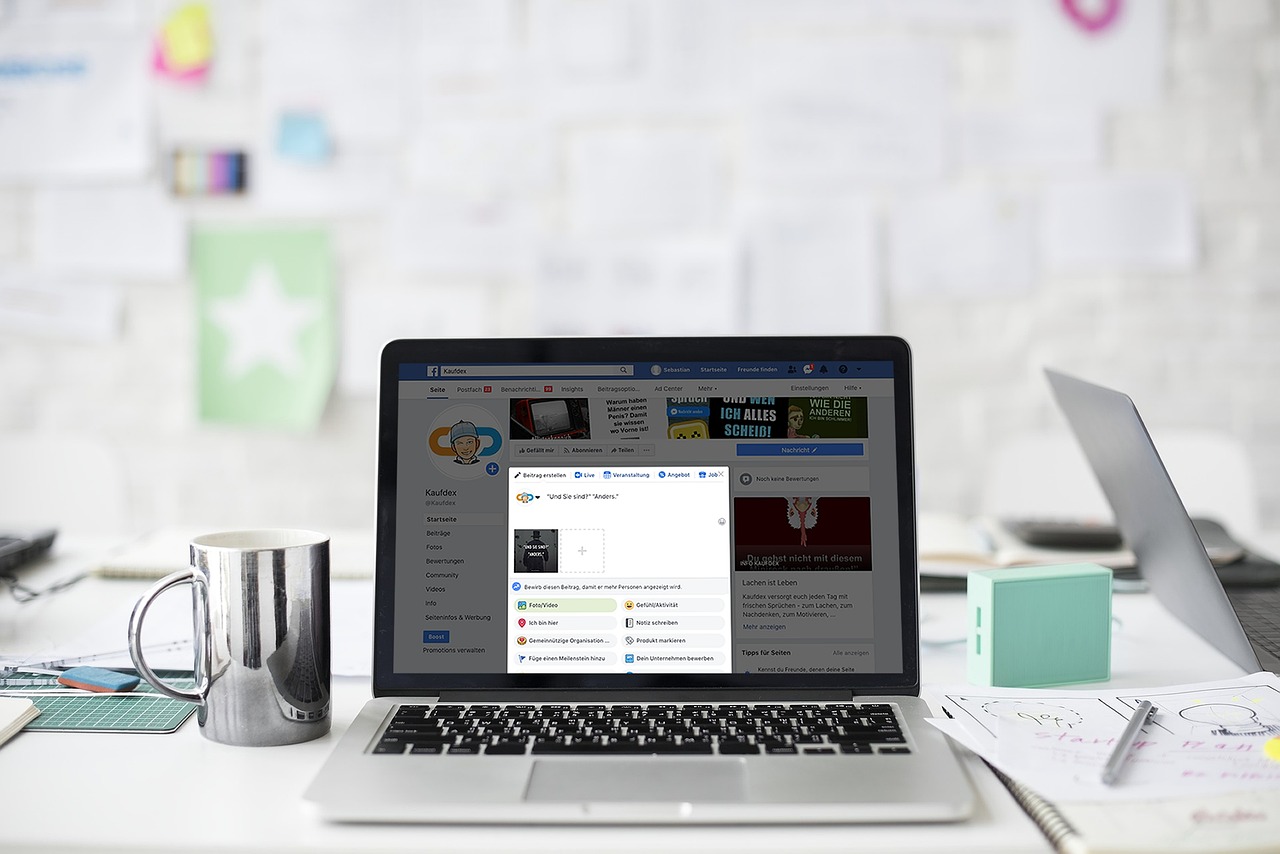 Balancing Social Relationships and Online Security